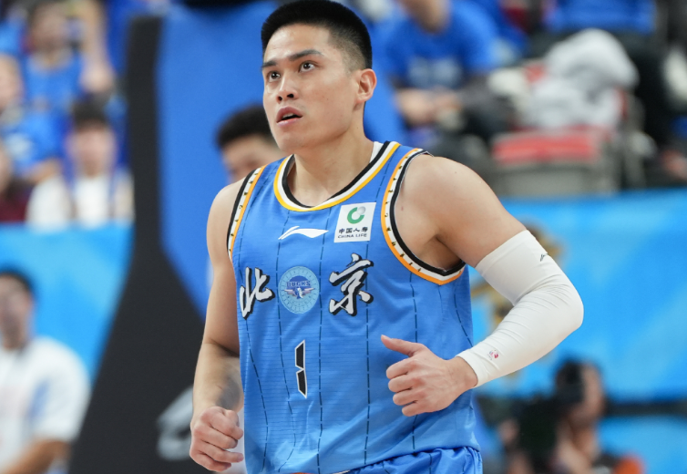 开云体育下载-锁定季后赛！北京狂轰22-0逆转同曦 陈盈骏26+10郭昊文30分